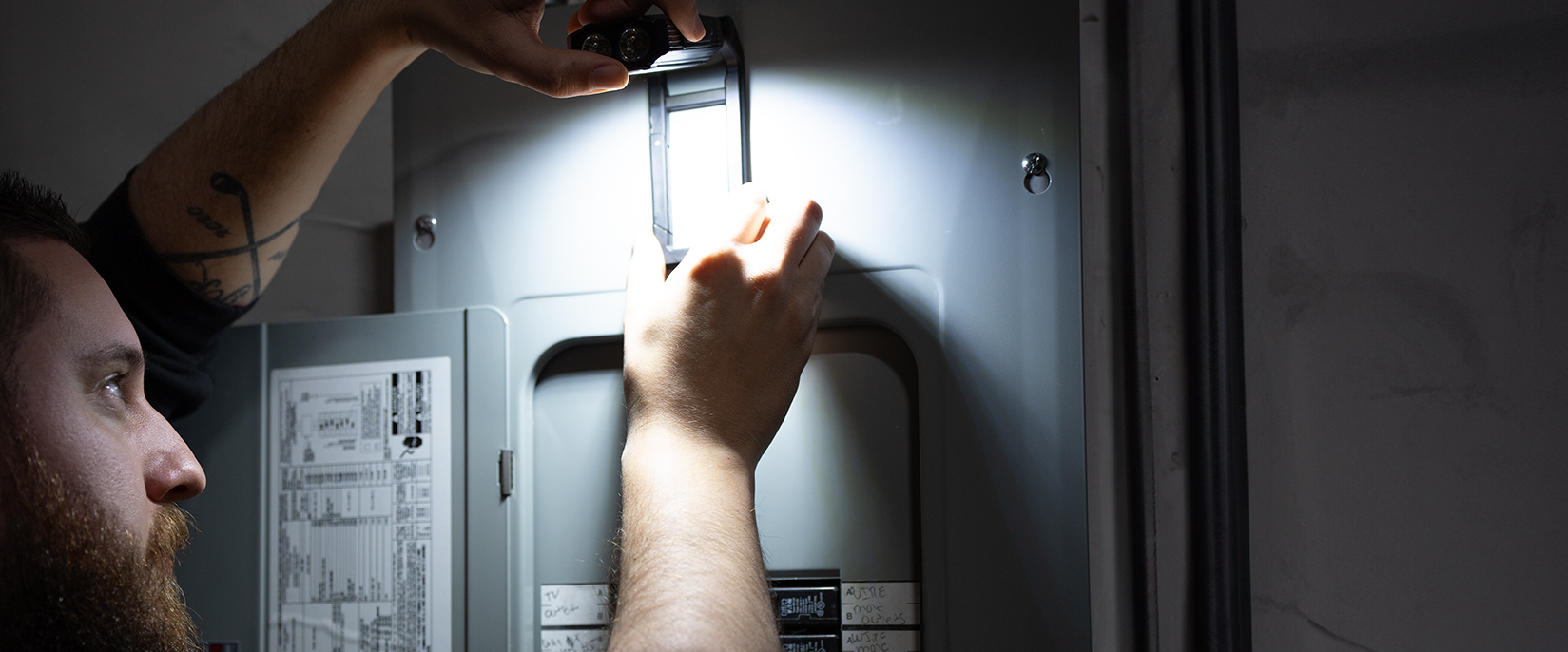 Jonard Tools SOL-W1 Solis™ Rechargeable 360° Pivoting Worklight