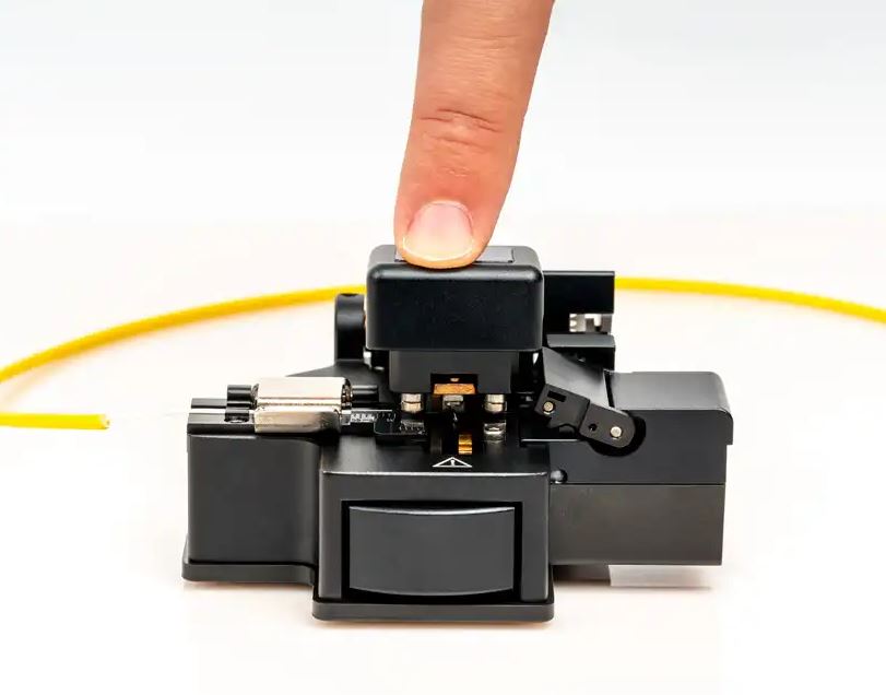 Fiber Cleaver for Fiber Optic Splicing