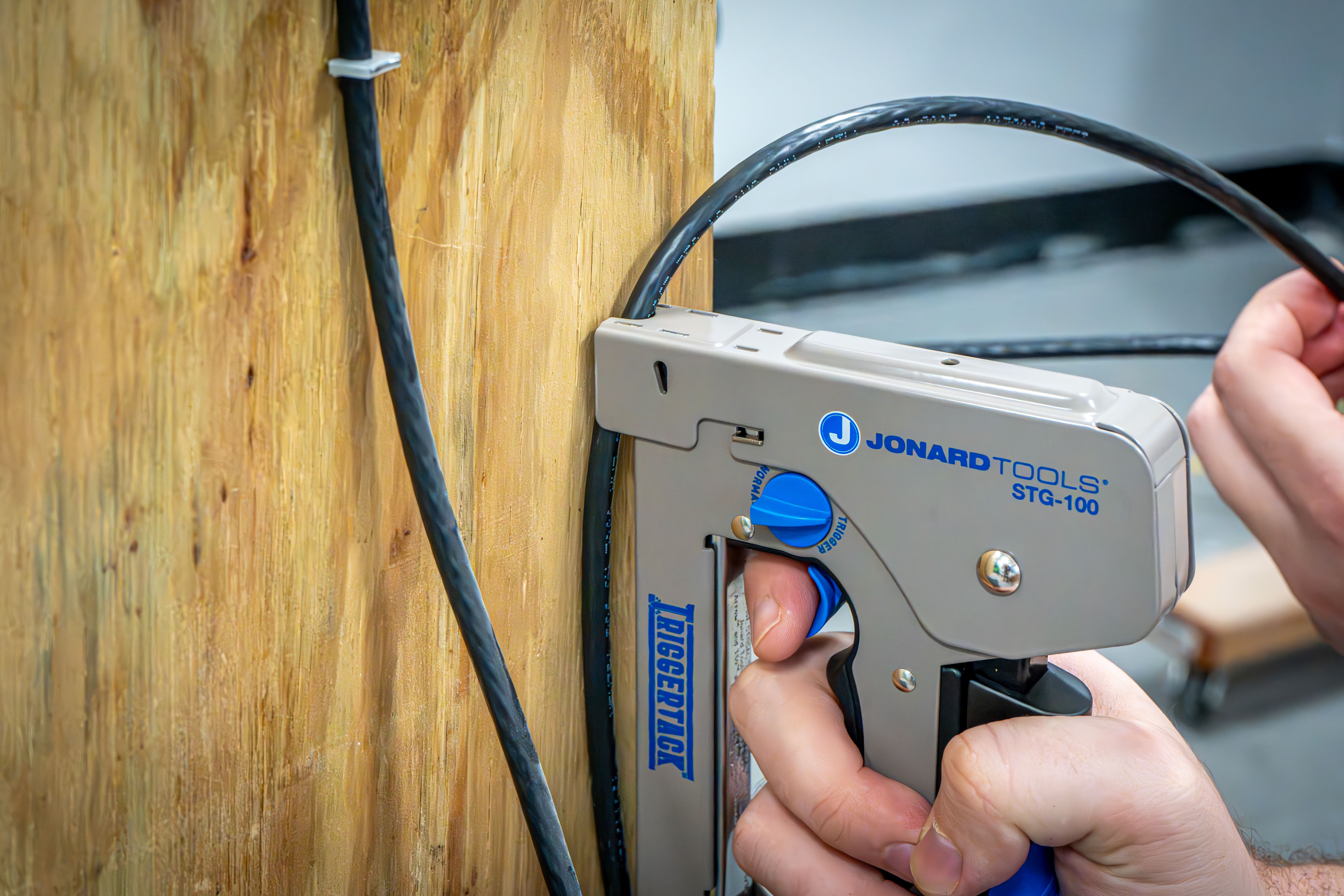 Staple Gun: Tools for 2024