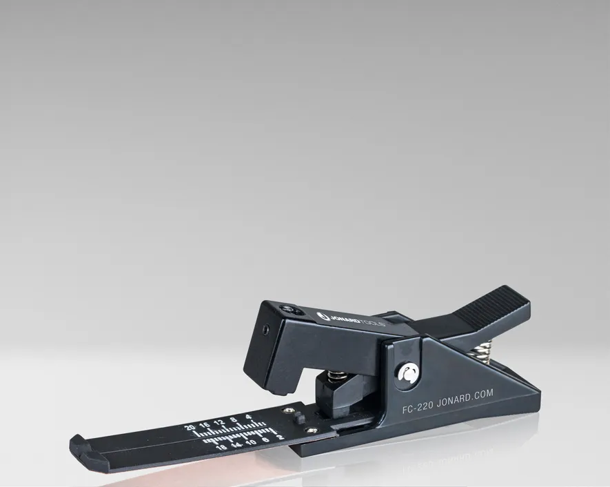 FC-220 - Fiber Cleaver